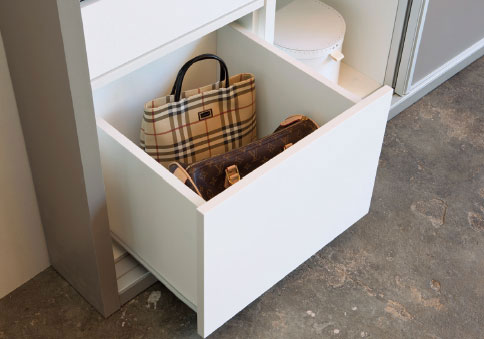 Ideas para organizar tu armario. Cajón para bolsos. Interiores de la colección BOX
