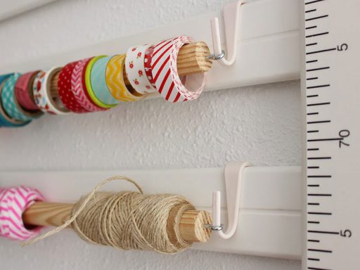 Diy para ordenar un espacio creativo. En este organizador puedes ordenar washi tape