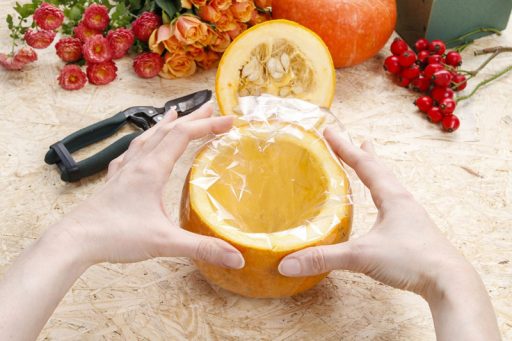 Decoración de mesa con calabazas. Cómo convertir una calabaza en un florero