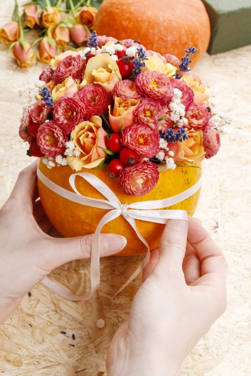 Decoración de mesa con calabazas. Cómo convertir una calabaza en un florero